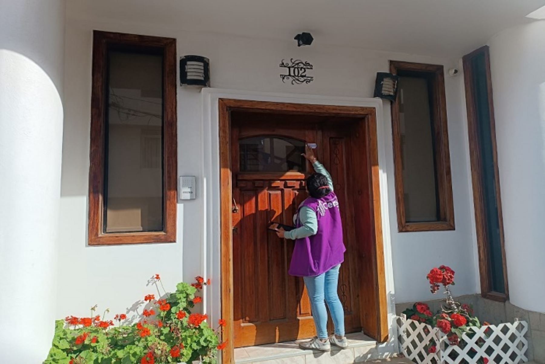 La cédula censal incluye 67 preguntas agrupadas en cinco secciones. Será respondida por una persona mayor de 18 años que resida habitualmente en la vivienda y conozca los datos de todos sus integrantes.