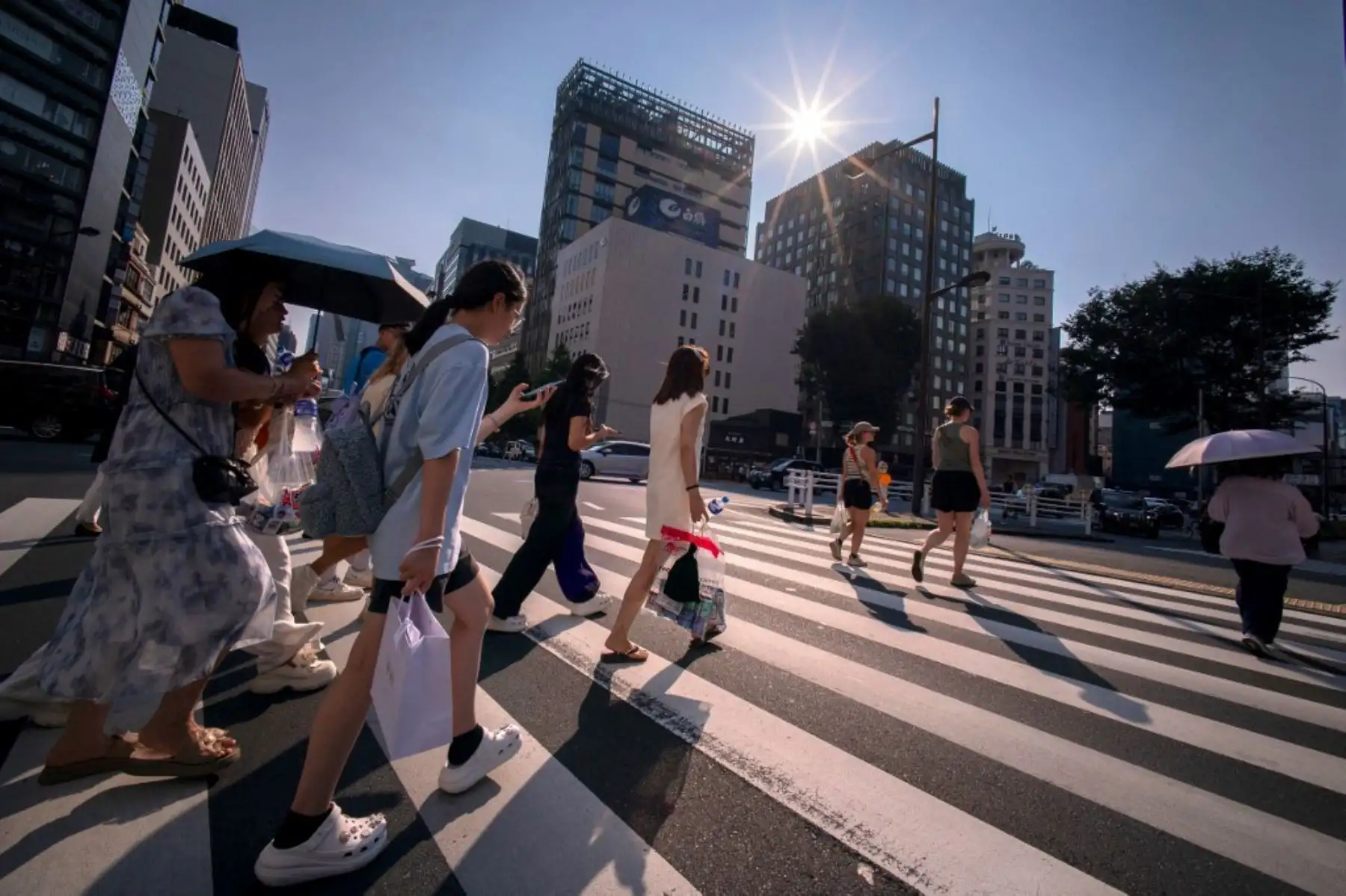 Las altas temperaturas en la ciudad de Iseaki superaron el martes el récord previo alcanzado la semana pasada en la región occidental de Hyogo, de 41,2ºC. Foto: AFP