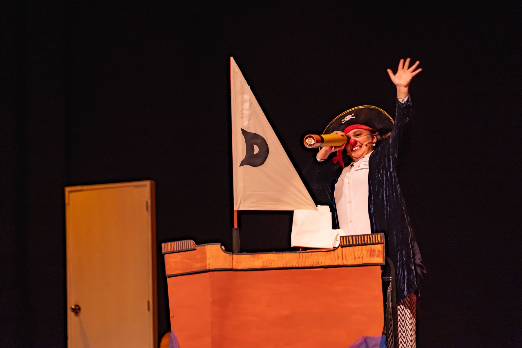 La Vecindad Escuela de Clown presenta nueva temporada del unipersonal "Entre sueños".
