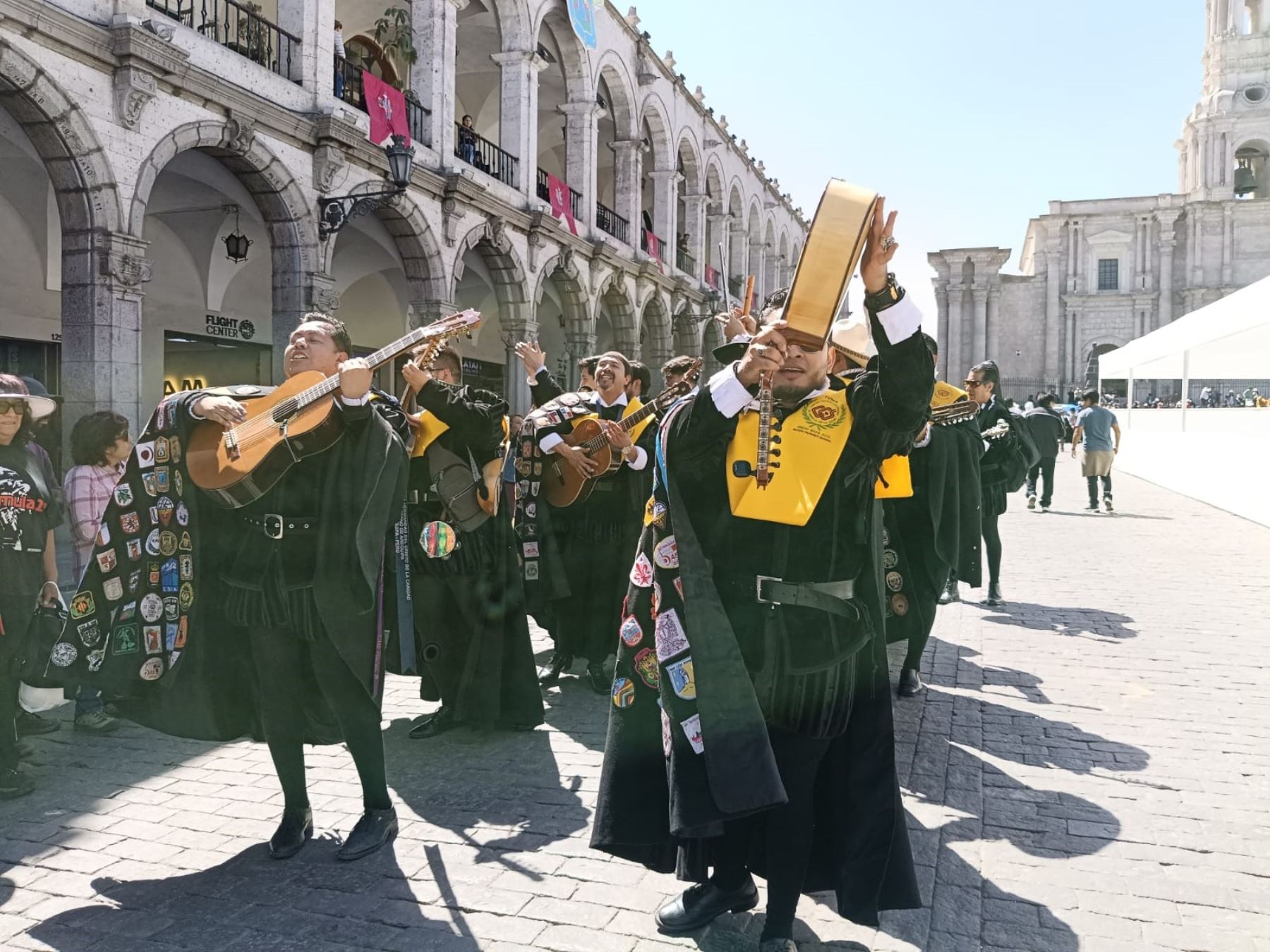 Más de 200 tunos provenientes de  Bolivia, Colombia, Chile, México y de diversas regiones del Perú participarán del Encuentro Internacional de Tunas que se realizará en Arequipa por el aniversario de fundación española de la ciudad blanca. Foto: Rocío Méndez