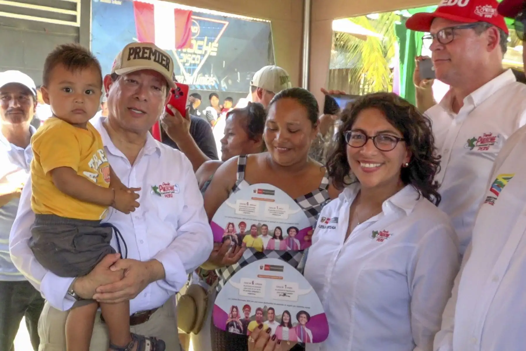 El premier Eduardo Arana estuvo junto a los ministros César Vásquez del Minsa, Morgan Quero del Minedu, Walter Astudillo del Mindef y Leslie Urteaga del Midis y el alcalde de la provincia de Mariscal Ramón Castilla, Julio Kahn. Foto: ANDINA/Difusión