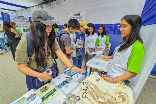 El Ministerio de Energía y Minas, promovió la cultura de la minería responsable en los jóvenes universitarios y público en general en Piura. Foto: Cortesía.