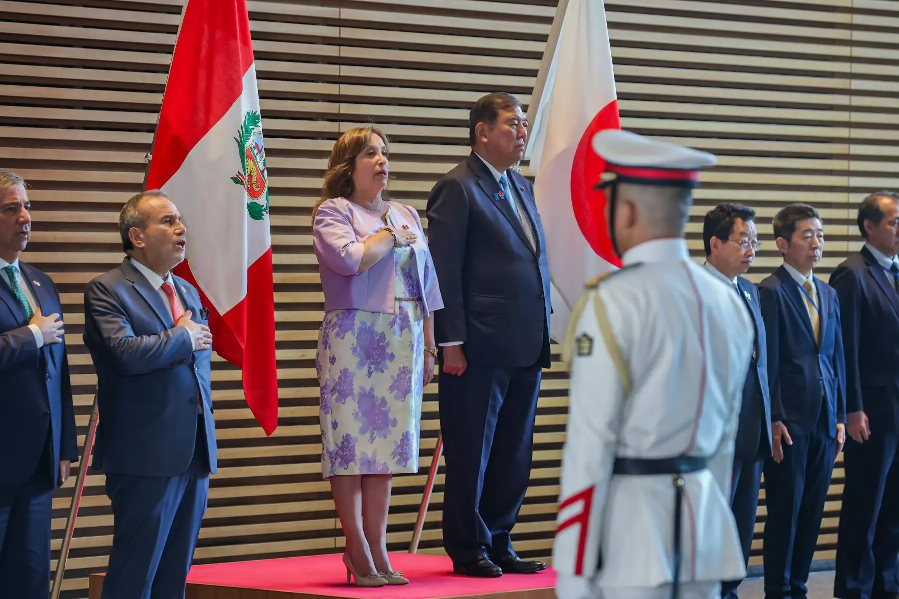 La presidenta de la República del Perú, Dina Ercilia Boluarte Zegarra, sostuvo una reunión bilateral con el Primer Ministro de Japón, Shigeru Ishiba, donde se abordaron las oportunidades de negocio para ambos países en rubros como turismo y construcción, entre otros. Foto: ANDINA/Presidencia