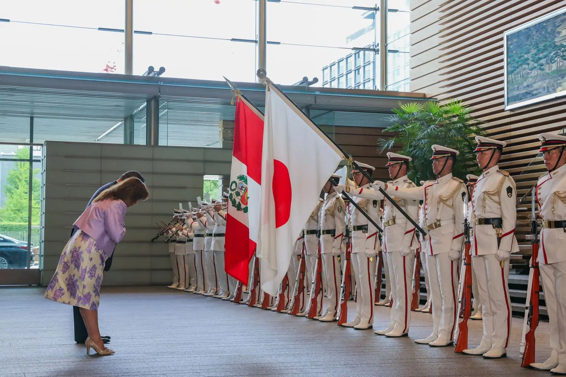 La presidenta de la República del Perú, Dina Ercilia Boluarte Zegarra, sostuvo una reunión bilateral con el Primer Ministro de Japón, Shigeru Ishiba, donde se abordaron las oportunidades de negocio para ambos países en rubros como turismo y construcción, entre otros. Foto: ANDINA/Presidencia
