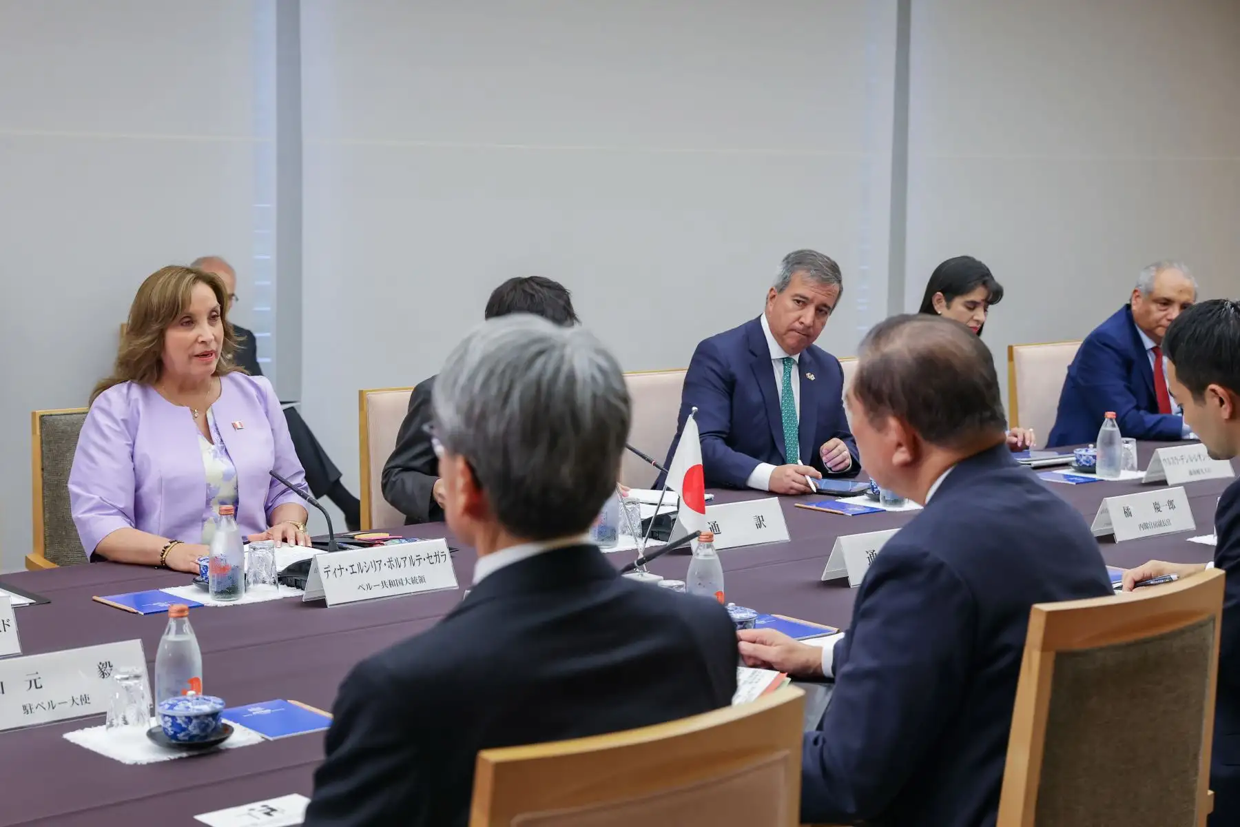 La presidenta de la República del Perú, Dina Ercilia Boluarte Zegarra, sostuvo una reunión bilateral con el Primer Ministro de Japón, Shigeru Ishiba, donde se abordaron las oportunidades de negocio para ambos países en rubros como turismo y construcción, entre otros. Foto: ANDINA/Presidencia