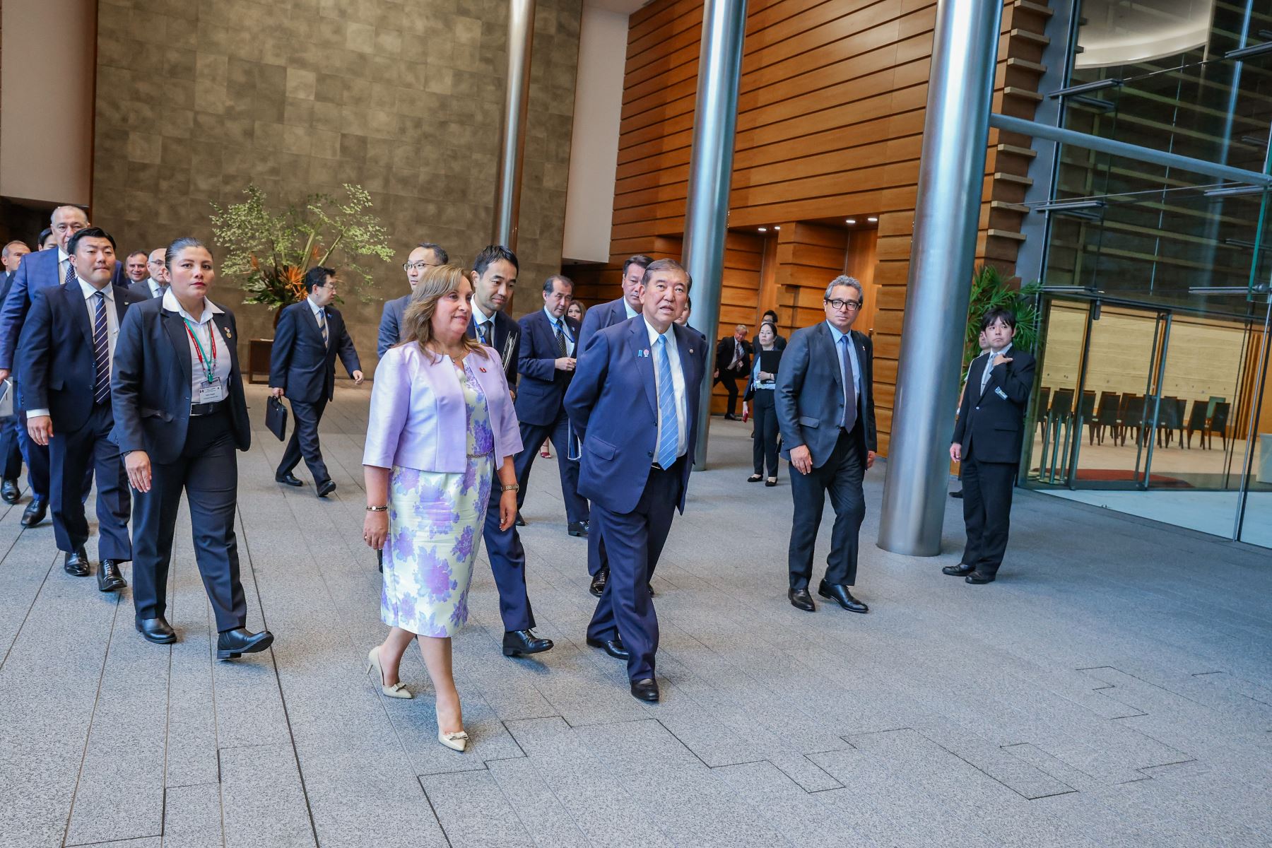 La presidenta de la República del Perú, Dina Ercilia Boluarte Zegarra, sostuvo una reunión bilateral con el Primer Ministro de Japón, Shigeru Ishiba, donde se abordaron las oportunidades de negocio para ambos países en rubros como turismo y construcción, entre otros. Foto: ANDINA/Presidencia