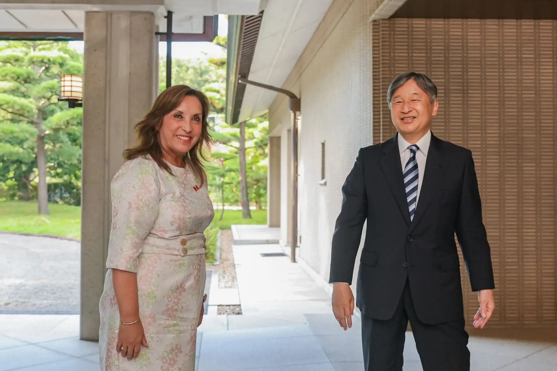 La presidenta de la República, Dina Ercilia Boluarte Zegarra, sostuvo una audiencia con el emperador Naruhito, con quien dialogó sobre la larga tradición cultural que Perú y Japón comparten, y la oportunidad de seguir fortaleciendo la relación de amistad que los une desde hace más de 150 años. Foto: ANDINA/Presidencia