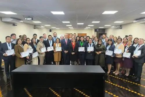 En una significativa ceremonia realizada en la sede Alzamora Valdez, la presidenta de la Corte Superior de Justicia de Lima (CSJL), Dra. Miluska Cano López, tomó juramento a 33 nuevos Fedatarios. Foto: ANDINA/Difusión