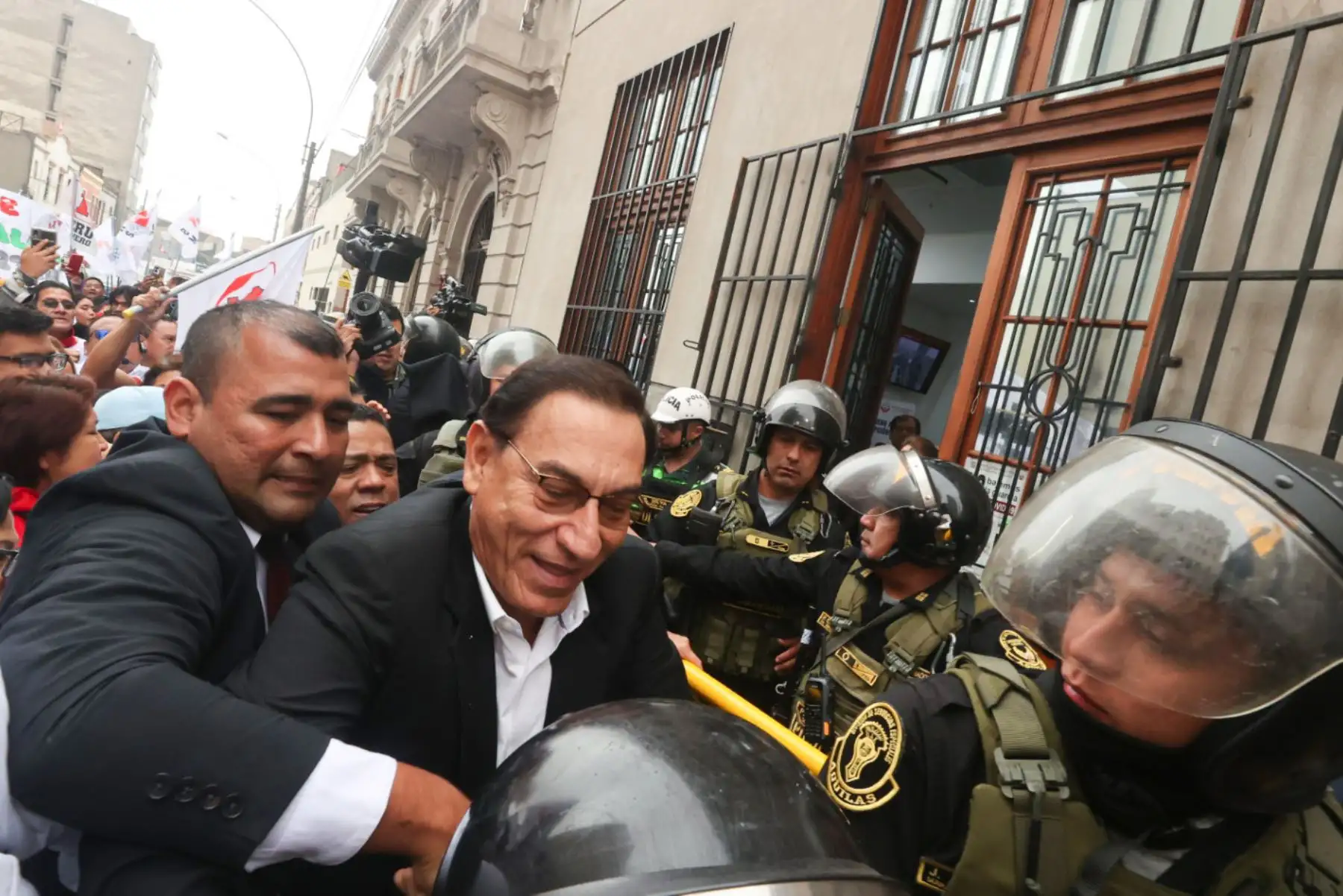 Martín Vizcarra llega a la audiencia de prisión preventiva por seis meses por los casos Lomas de Ilo y Hospital regional de Moquegua. Foto: ANDINA/Juan Carlos Guzmán