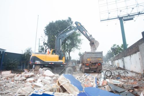 Retiran bloqueo en vía auxiliar de La Molina. Foto: Difusión/Andina