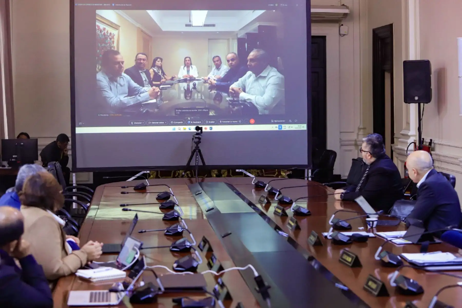 Desde Japón, la presidenta Dina Boluarte Zegarra lideró de manera virtual una nueva sesión del Consejo de Ministros, en la que se abordaron temas de interés para el país. Foto: ANDINA/Prensa Presidencia