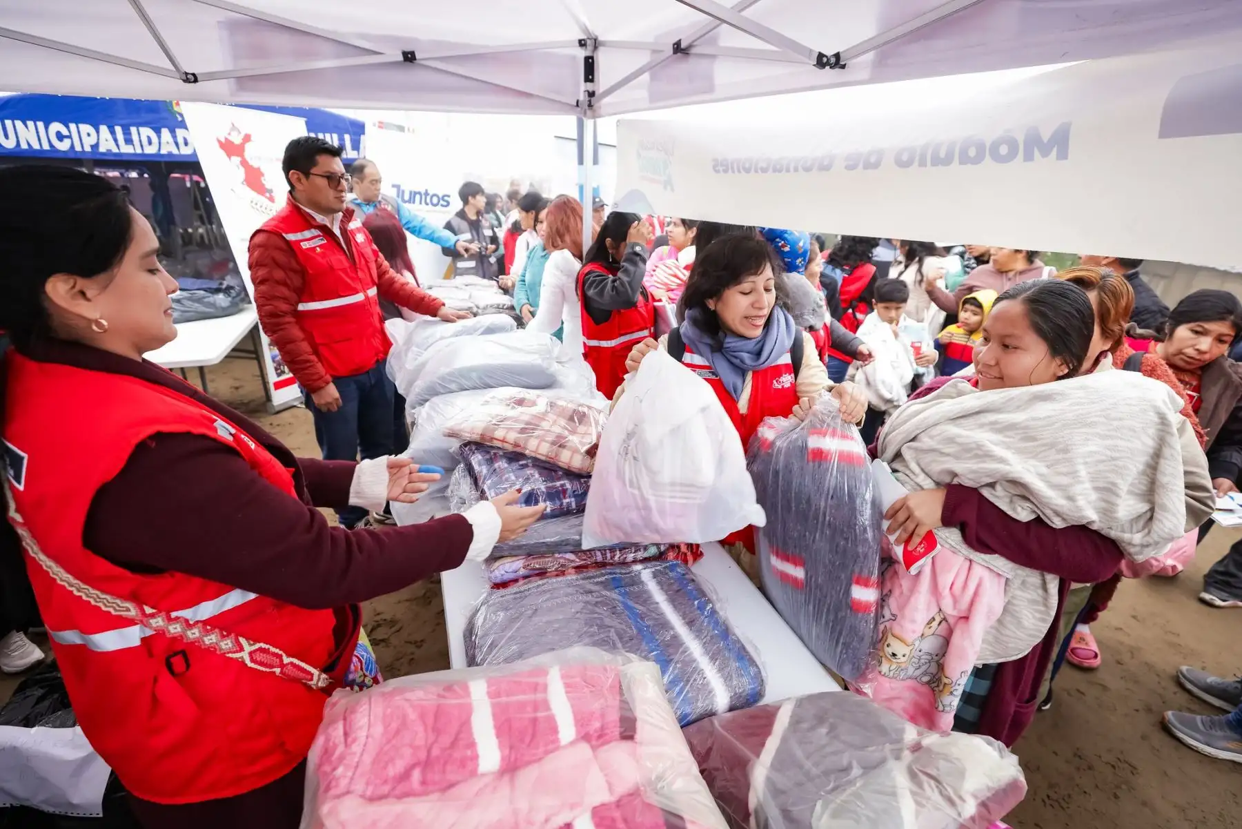 Ministra Leslie Urteaga lideró la intervención multisectorial “Operación Abrigo” en Ventanilla. Foto: ANDINA/Difusión MIDIS