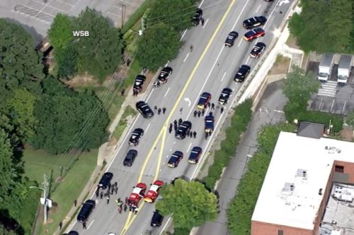 "CORRA, ESCONDÁNSE, LUCHE. Evite la zona. Continúe refugiado. Policía en el lugar", escribió en X la lUniversidad Emory. Foto: CNN en Español