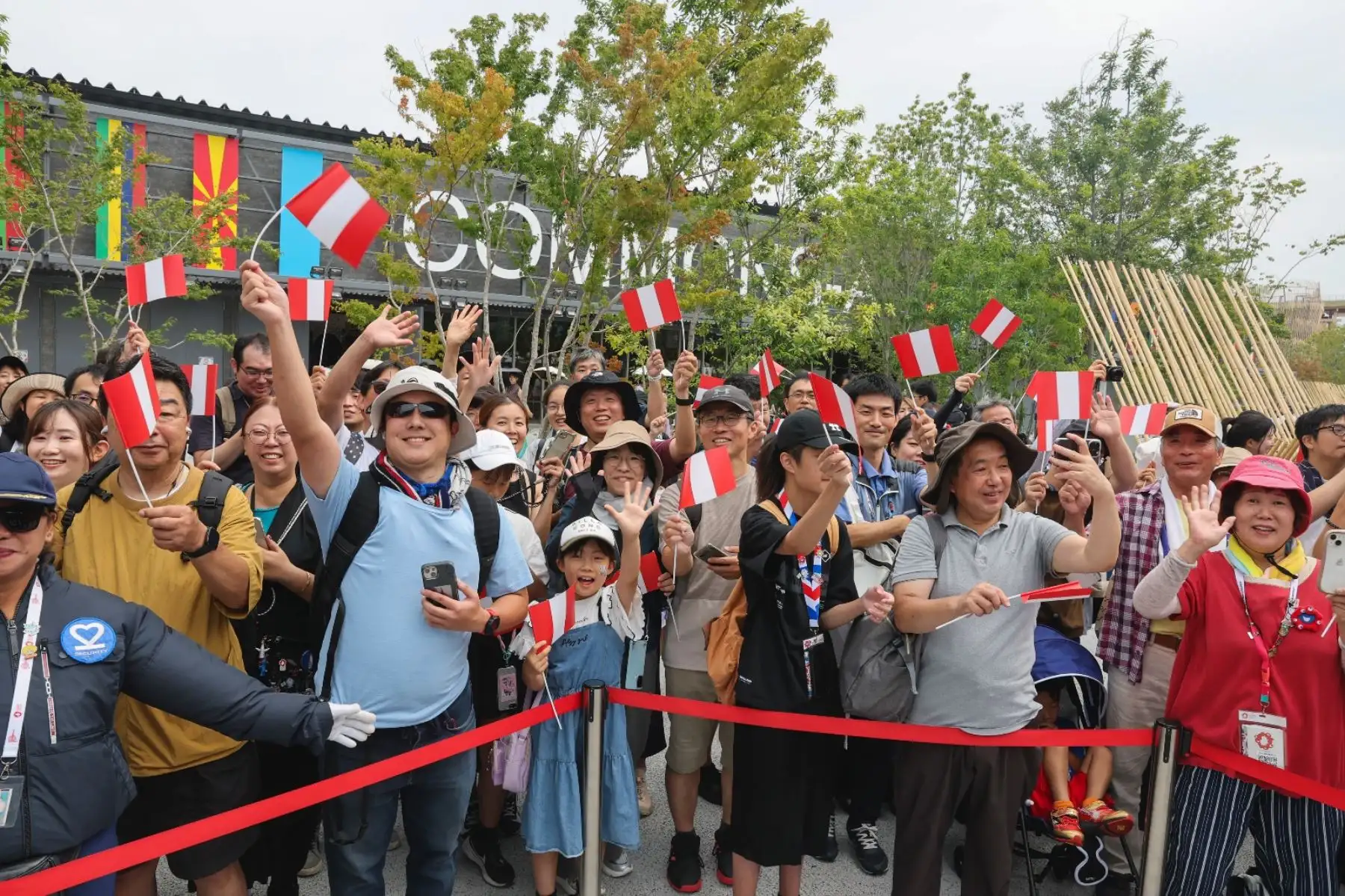 La presidenta Dina Boluarte Zegarra recorrió el Pabellón Perú de la Expo 2025 Osaka-Kansai, una puesta en escena de las tradiciones y expresiones culturales que nos hacen sentir orgullosos de ser peruanos.
Foto: ANDINA/Prensa Presidencia