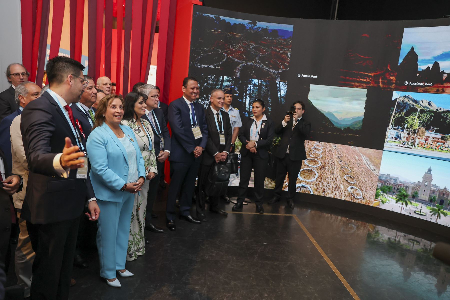 La presidenta Dina Boluarte Zegarra recorrió el Pabellón Perú de la Expo 2025 Osaka-Kansai, una puesta en escena de las tradiciones y expresiones culturales que nos hacen sentir orgullosos de ser peruanos. Foto: ANDINA/Prensa Presidencia