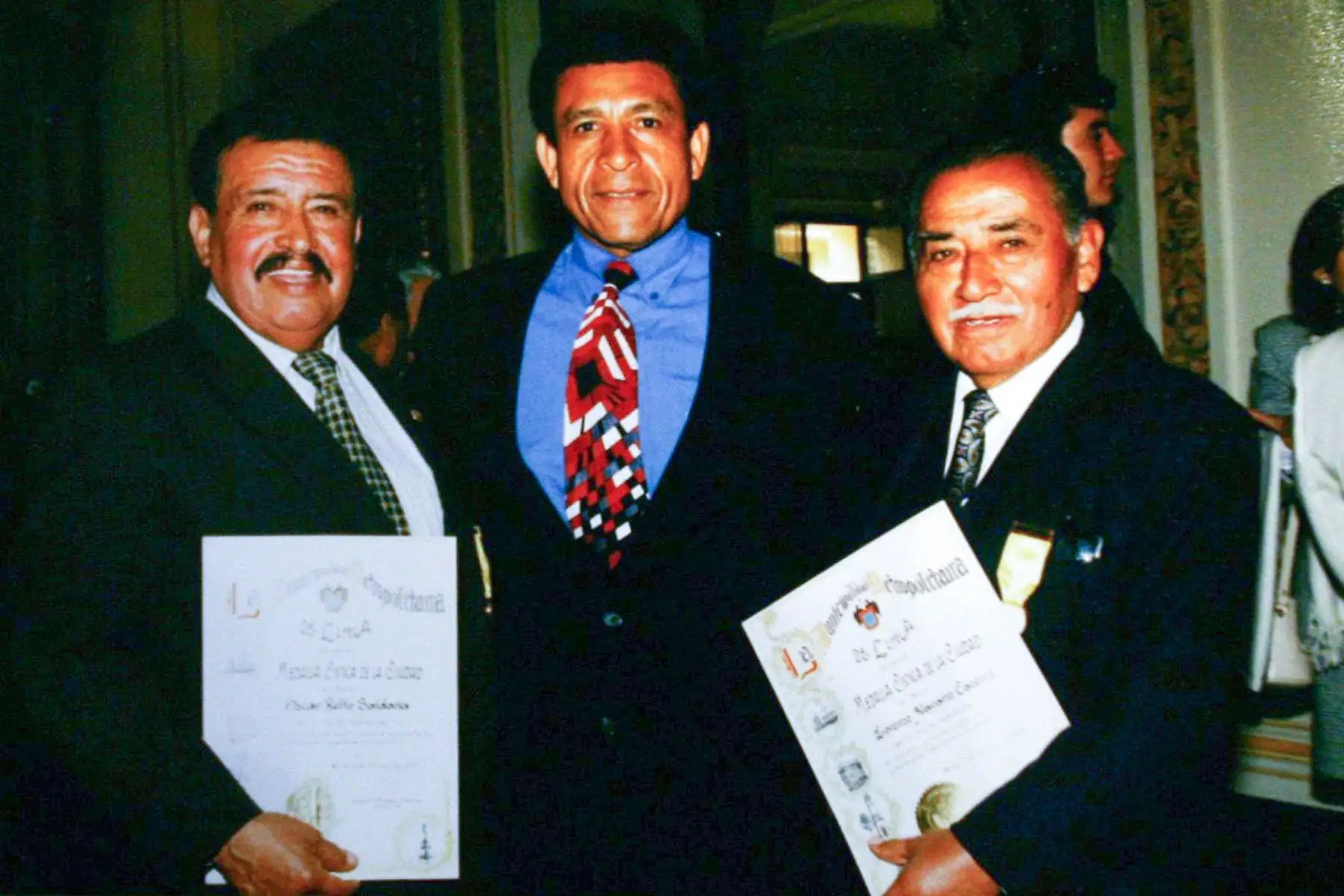 El destacado reportero gráfico peruano, Oscar Armando Retto Saldaña, falleció a los 98 años de edad el viernes 8 de agosto de 2025. Además de su importante legado periodístico, Oscar también es conocido por ser el padre del fotógrafo Willy Retto, una de las víctimas mortales de la masacre de Uchuraccay en la década del 80 del siglo XX. Foto: ANDINA/archivo