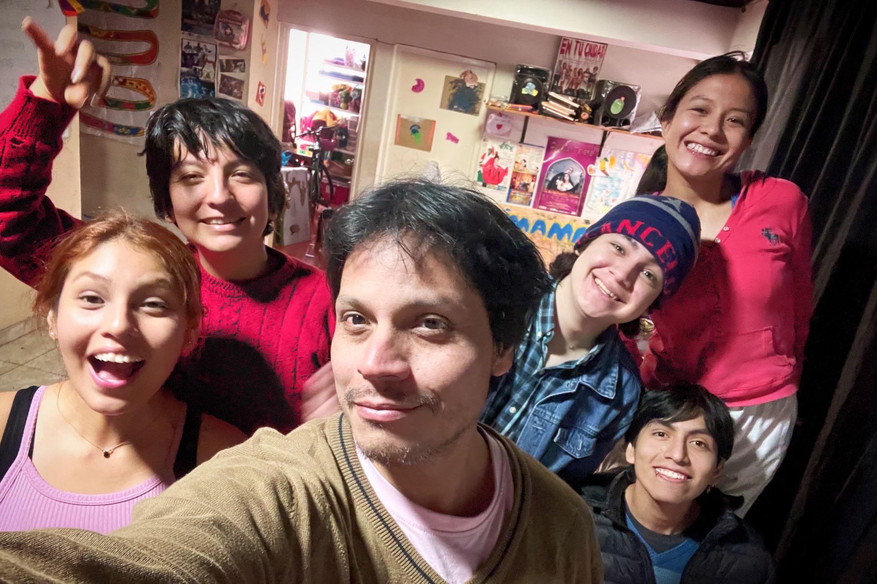 Obra teatral ‘Yana, crecer en la oscuridad’ explora el mundo de los adolescentes en una sociedad en crisis. Foto: CASA PEREJIL/Cortesía.
