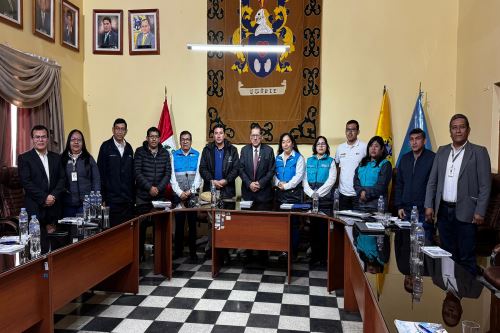 OTASS presenta Plan de Reflotamiento de Emapa Cañete ante autoridades locales