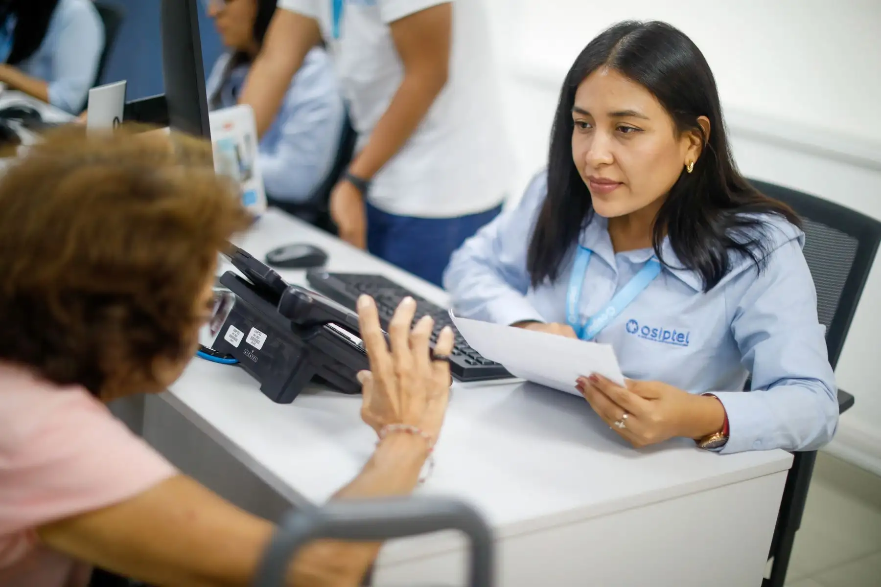 Osiptel: 67.7 % de atenciones a usuarios fue por consultas o problemas en servicio móvil. Foto: cortesía Osiptel.