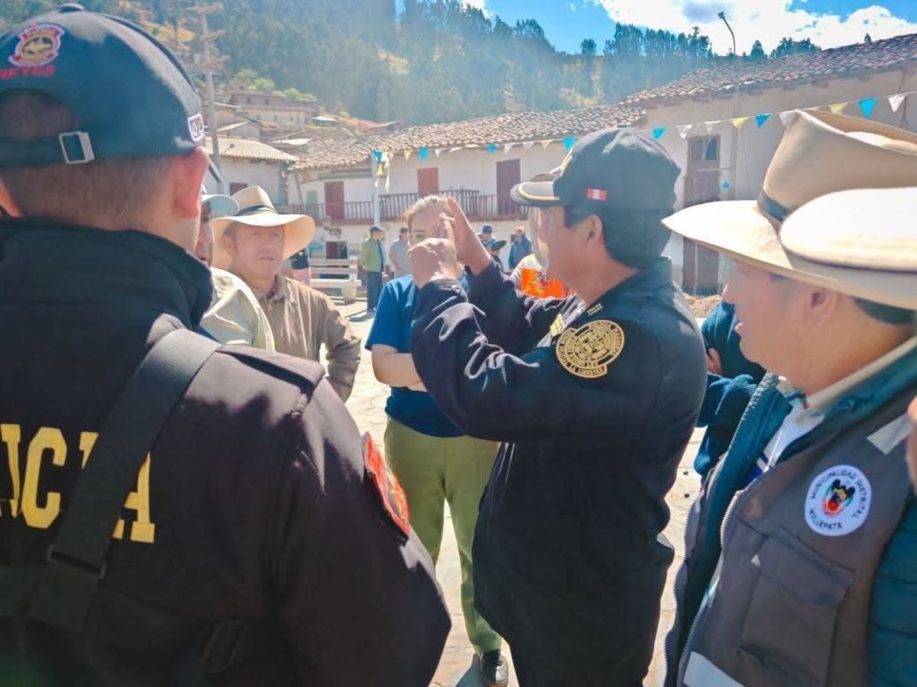 La desaparición de una censista en La Libertad movilizó a agentes de la Policía Nacional, personal del INEI y pobladores del distrito de Mollepata para ubicar su paradero. Felizmente en la madrugada de hoy se confirmó su hallazgo. ANDINA/Difusión