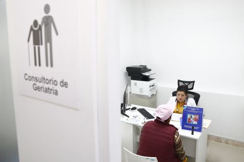 Ministro de Salud inauguró Centro de Salud Especializado “José Olaya Balandra” en Chorrillos
