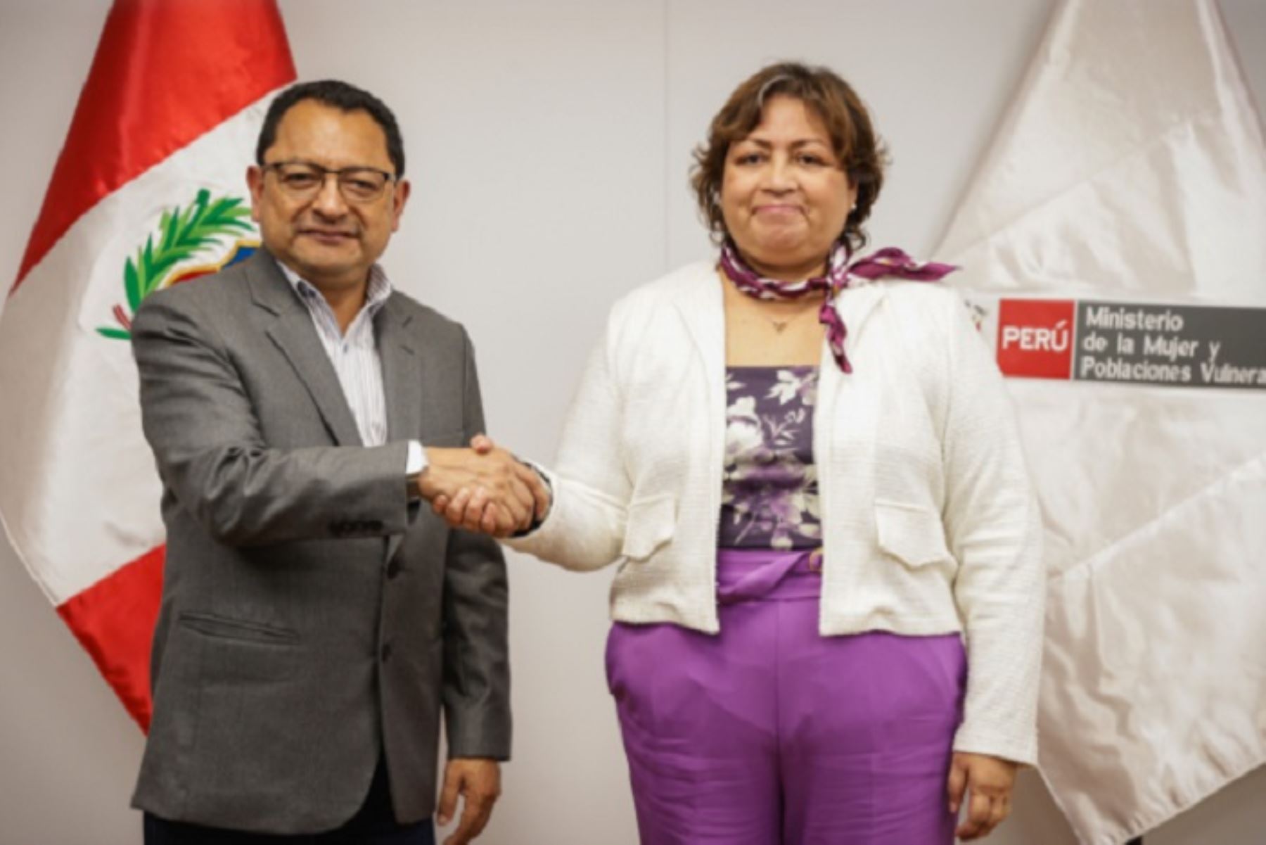 Ministra Fanny Montellanos sostuvo reunión con congresista Segundo Quiroz