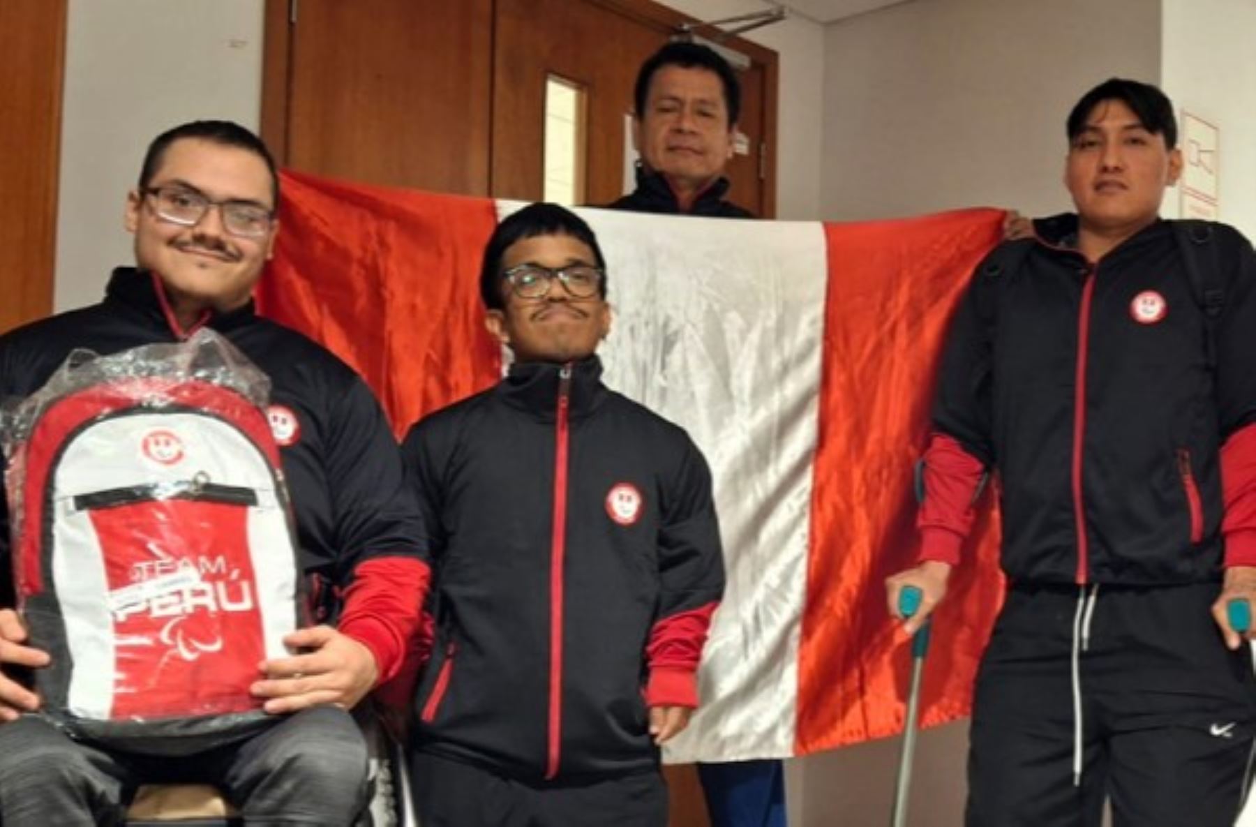 El equipo peruano de parapowerlifting va por las medalla a Chile