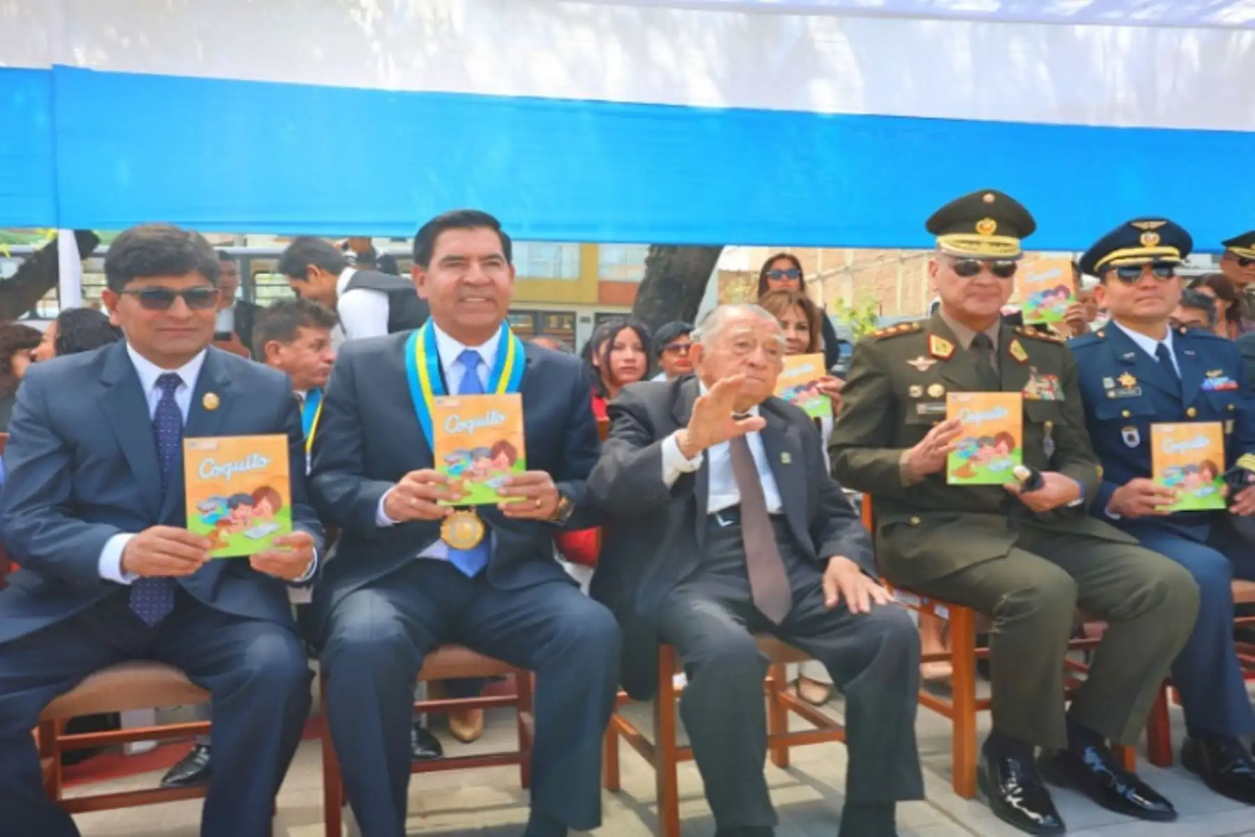 Everardo Zapata Santillana, autor del libro Coquito con el que muchos niños aprendieron a leer durante varias generaciones, fue homenajeado de manera especial durante la ceremonia de la 75.ª edición de las Palmas Magisteriales ele 11 de setiembre de 2025, en reconocimos por su legado presente en los educadores de todo el país. Foto: Difusión