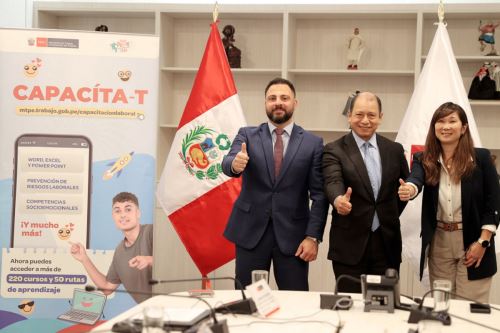 El ministro de Trabajo y Promoción del Empleo, Daniel Maurate Romero, se reunió con representantes de Cisco Systems Perú, para ampliar la colaboración en capacitación laboral juvenil a través del portal CAPACÍTA-T. Foto: ANDINA/difusión.