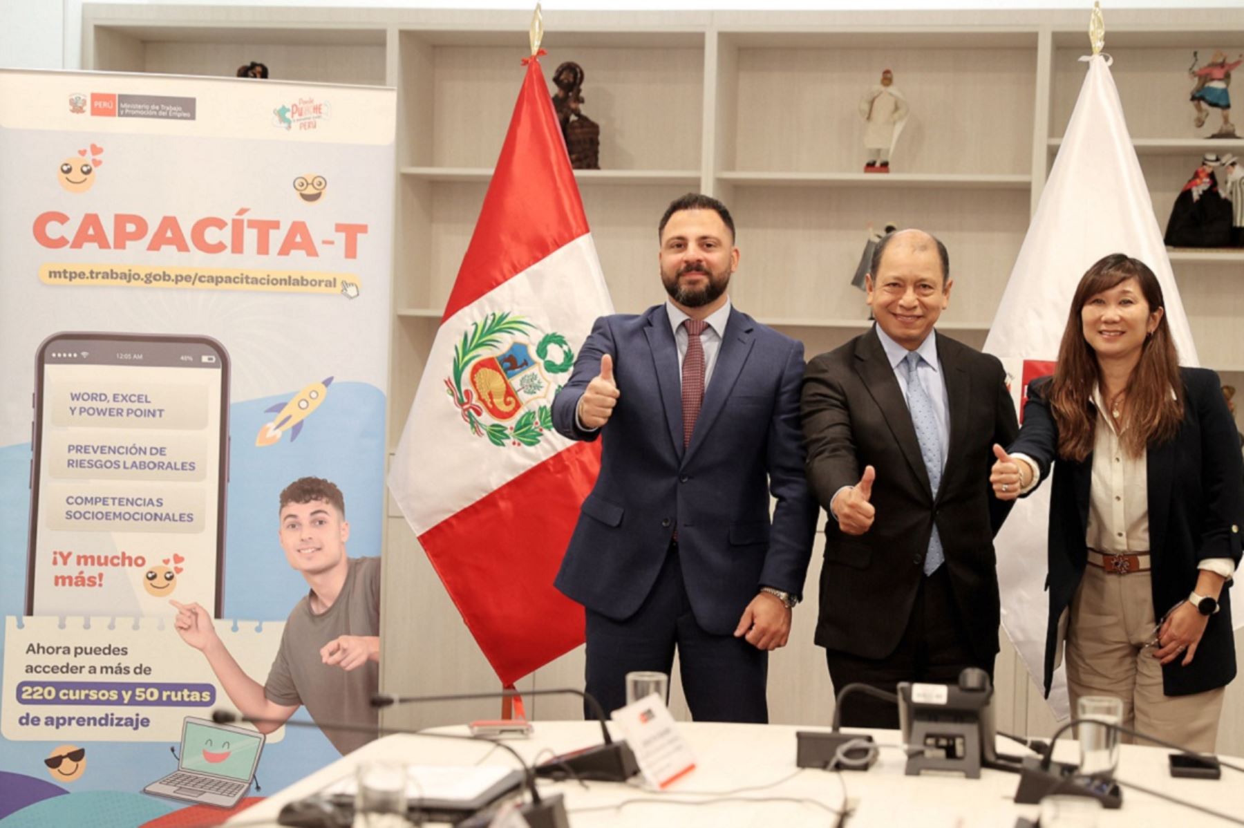 El ministro de Trabajo y Promoción del Empleo, Daniel Maurate Romero, se reunió con representantes de Cisco Systems Perú, para ampliar la colaboración en capacitación laboral juvenil a través del portal CAPACÍTA-T. Foto: ANDINA/difusión.