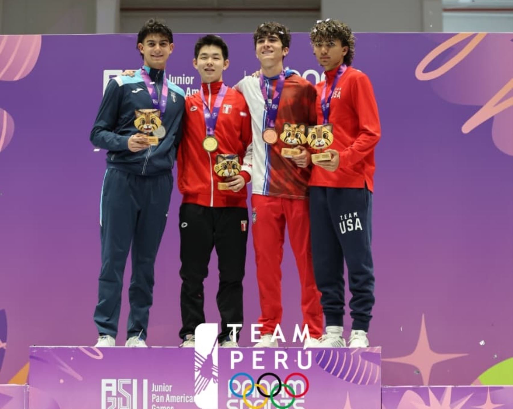 Renzo Fukuda subió a lo más alto del podio en esgrima