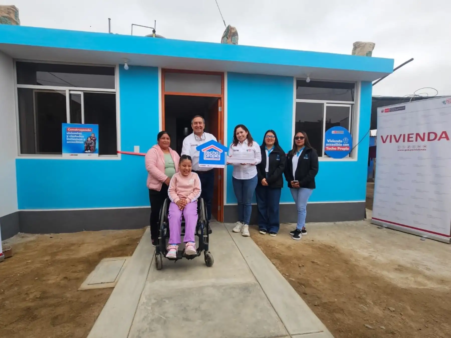 Entrega de vivienda social. ANDINA/Difusión