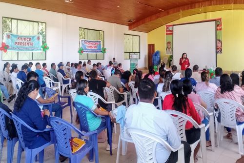 La capacitación se desarrolló con una metodología participativa que combinó dramatizaciones, análisis de casos, trabajos grupales e intercambio de experiencias.
