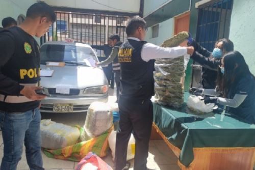 En importante intervención del personal de la División de Investigación Criminal de Iquitos, se logró la captura de dos integrantes de la banda denominada Los Dragueros del Alto Nanay dedicados presuntamente al lavado de activos relacionados con la minería ilegal en la región. Fotos: Mininter.