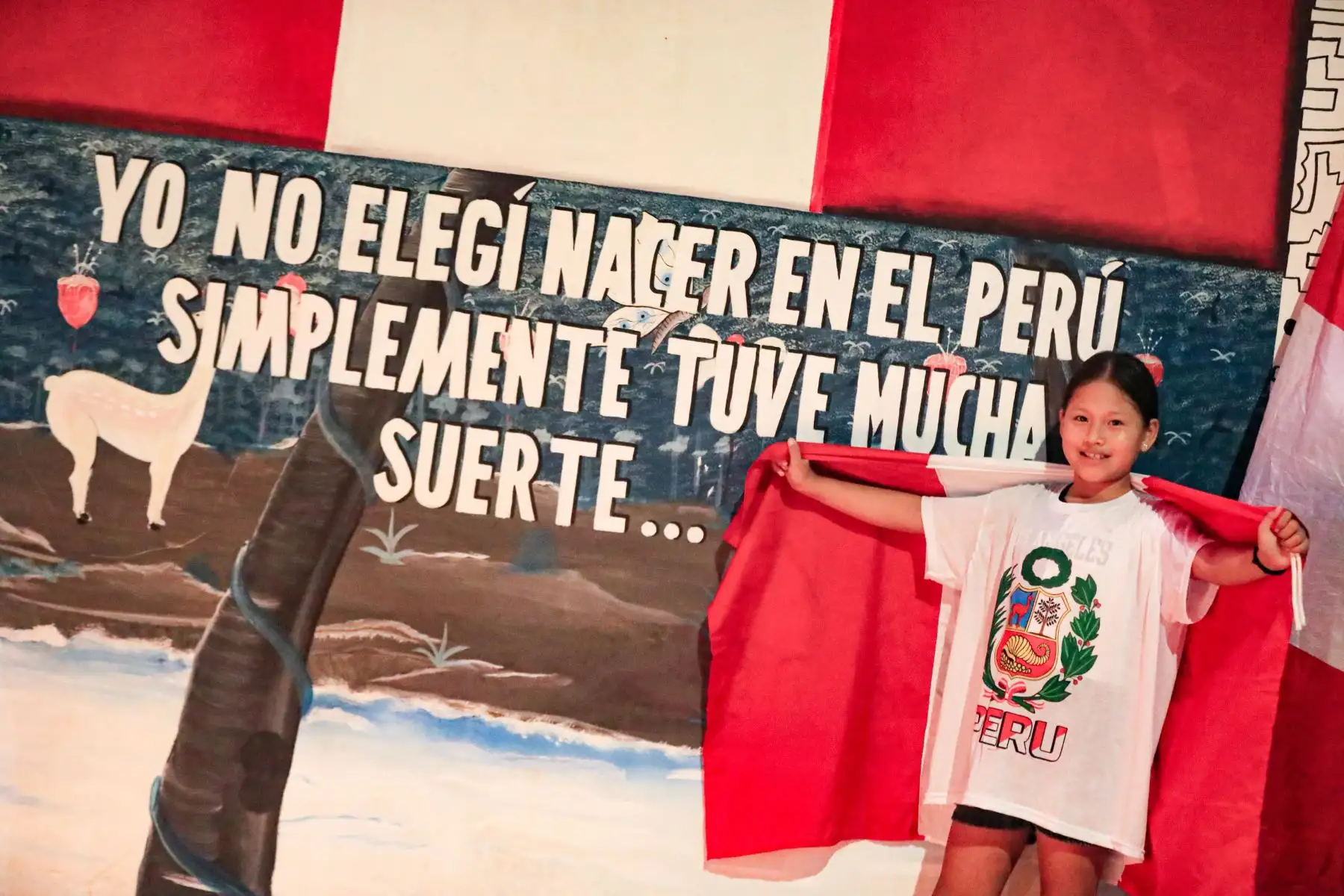 Ciudadanos de la isla de Chinería, en Santa Rosa de Loreto, encendieron velas y alzaron banderas peruanas haciendo un llamado a la calma y a la paz.
La identidad nacional de los loretanos se ve reflejada está en vigilia llena de amor a la patria. Foto: ANDINA/Prensa Presidencia
