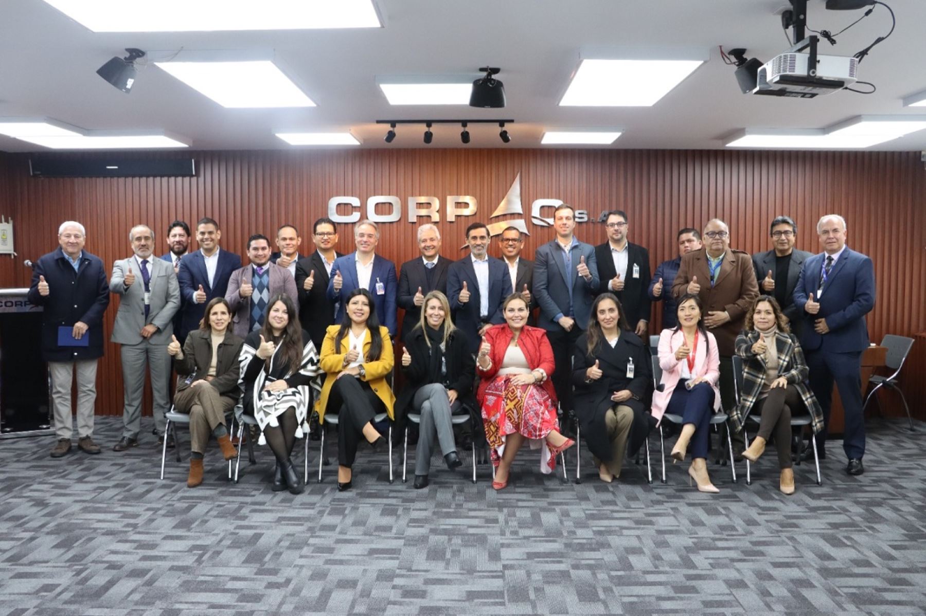 Reunión de funcionarios de Córpac. Foto: Cortesía.