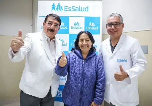 Especialistas del Hospital de Alta Complejidad Virgen de la Puerta de EsSalud, ubicado en la ciudad de Trujillo, extirparon por primera vez un tumor hepático agresivo a una paciente de 63 años de edad. ANDINA/Difusión