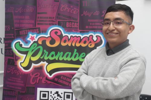 Alexander Mallqui, joven becario que obtuvo una beca para seguir una maestría en Gestión de la Edificación en España. Foto: ANDINA/Vidal Tarqui