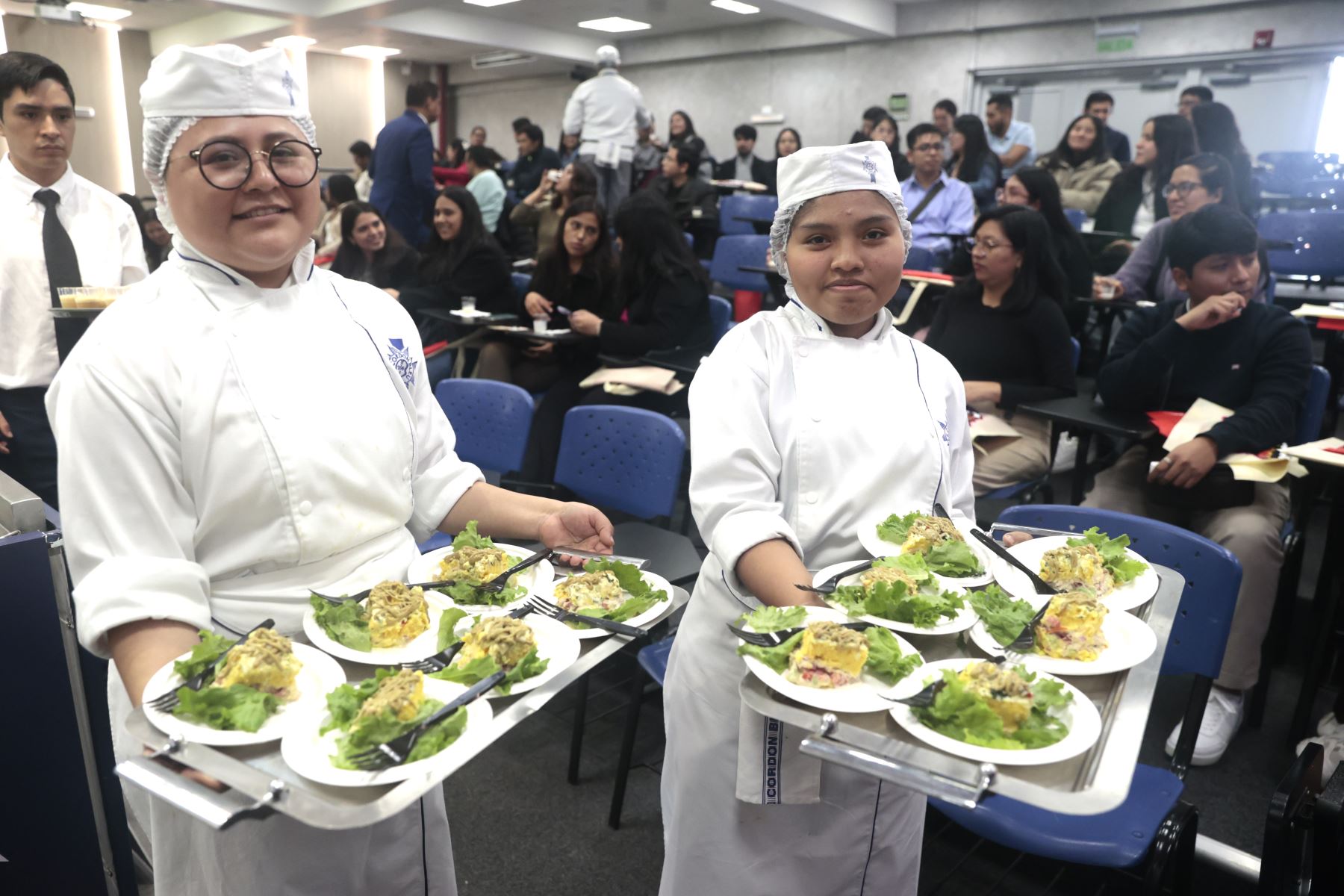Becarios del Pronabec recibirán clase magistral para ser embajadores de la cocina peruana en el mundo en, Instituto Le Cordon Bleu organizan el Master Class Gastronómico “Sabores del Bicentenario”. Foto: ANDINA/Vidal Tarqui