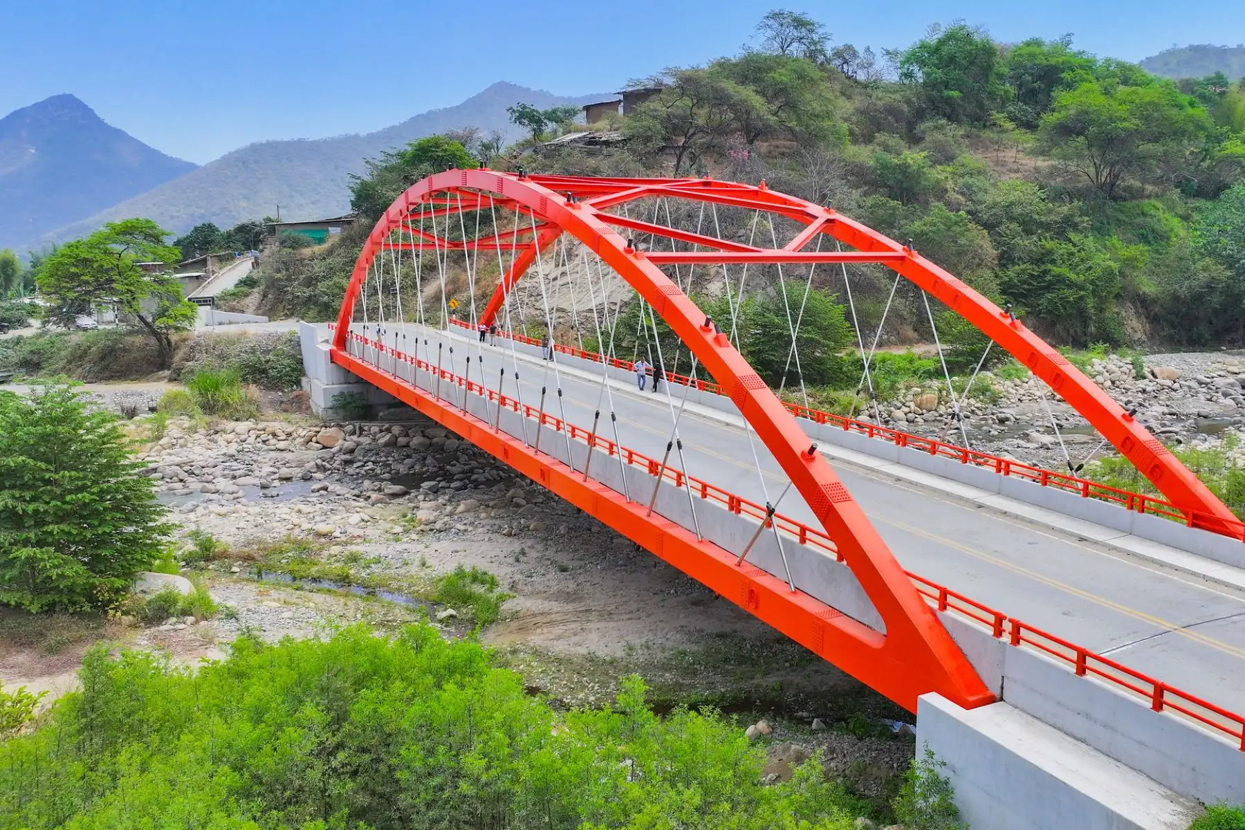 Morropón avanza con más conectividad vial. El ministro de Transportes y Comunicaciones, César Sandoval, inauguró el puente Chalaco y sus accesos en el distrito de Santa Catalina de Mossa, provincia de Morropón. Foto: ANDINA/Difusión MTC