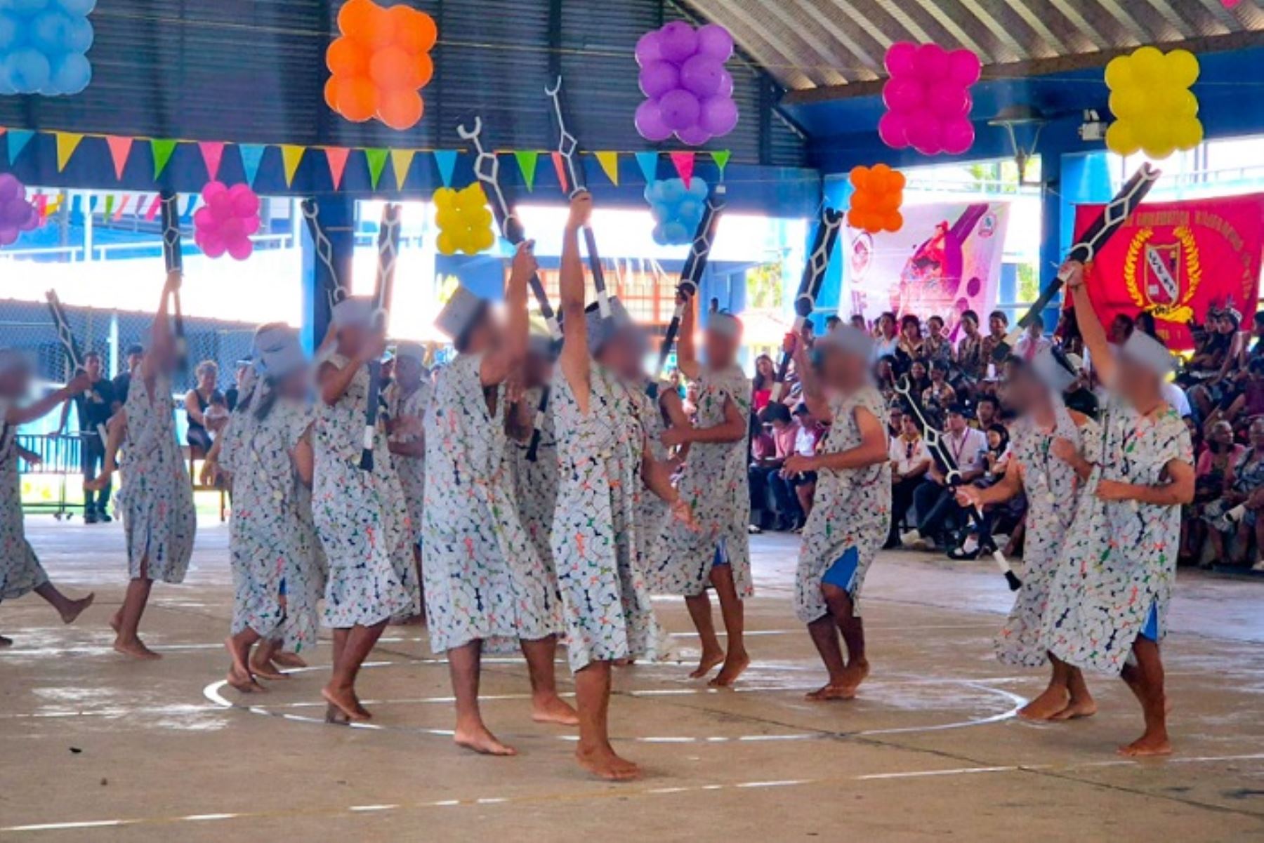 Los adolescentes lograron el primer puesto con la danza “Anashaki”.