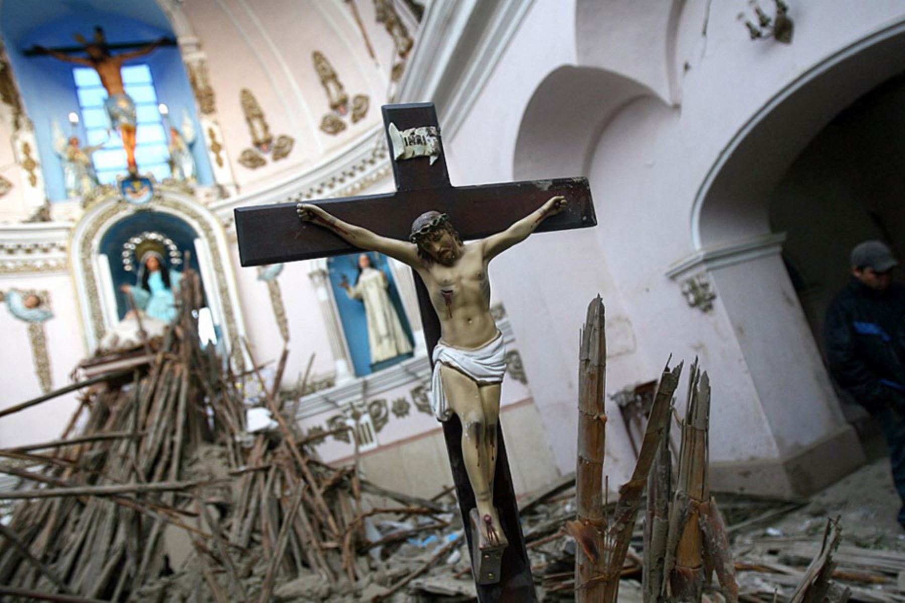 El terremoto en Pisco, como se le conoció posteriormente, fue uno de los más violentos ocurridos en el Perú de los últimos años, alcanzó los 7.9 grados de magnitud y una intensidad máxima de IX en la escala de Mercalli. Foto: ANDINA/ Carlos Américo Lezama Villantoy
