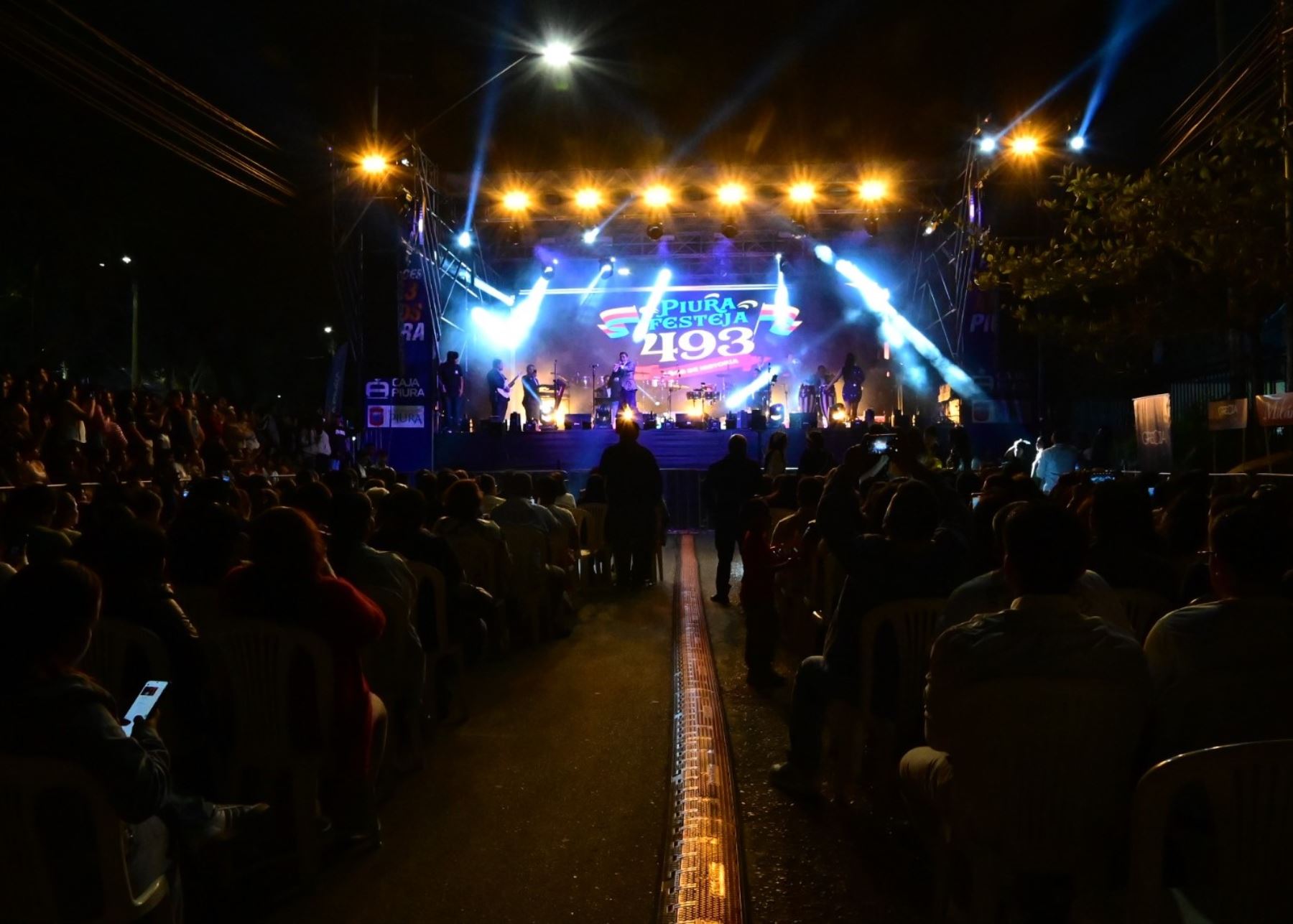 Serenata por el aniversario de Piura se vivió con música y alegría desbordante. Miles se congregaron en la avenida Grau para celebrar los 493 años de fundación española de esta ciudad. ANDINA/Difusión