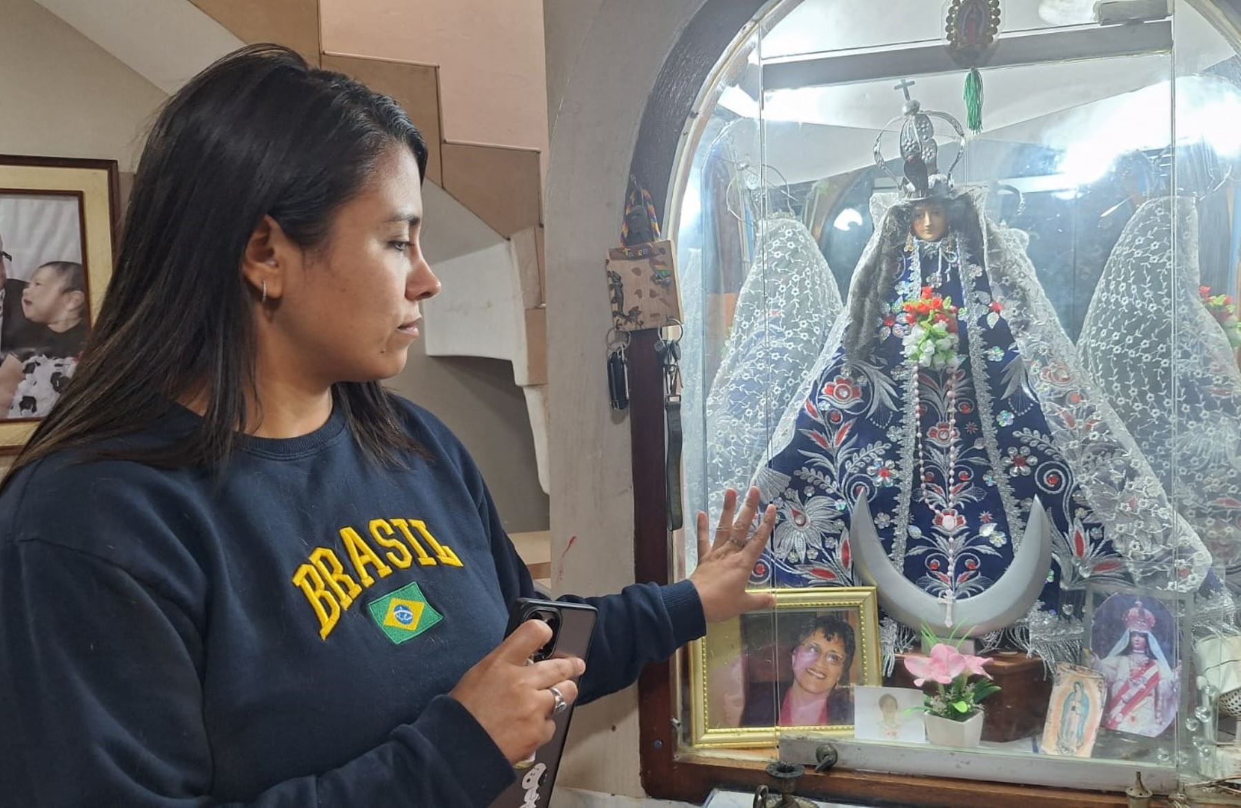 Una urna de la Virgen de la Puerta queda intacta pese a fuerte explosión que se registró anoche en la ciudad de Trujillo. Foto: Luis Puell