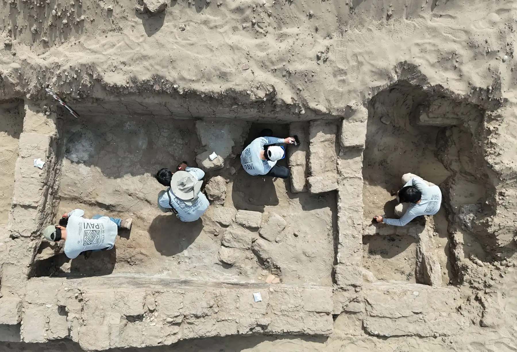 Un equipo de arqueólogos peruanos, encabezados por el investigador Feren Castillo, halló en la huaca Amalia, en la provincia liberteña de Virú, evidencia de lo que habría sido la residencia de un personaje importante, que vivió entre los años 100 antes de Cristo hasta el 700 de nuestra era. Foto cortesía: Feren Castillo