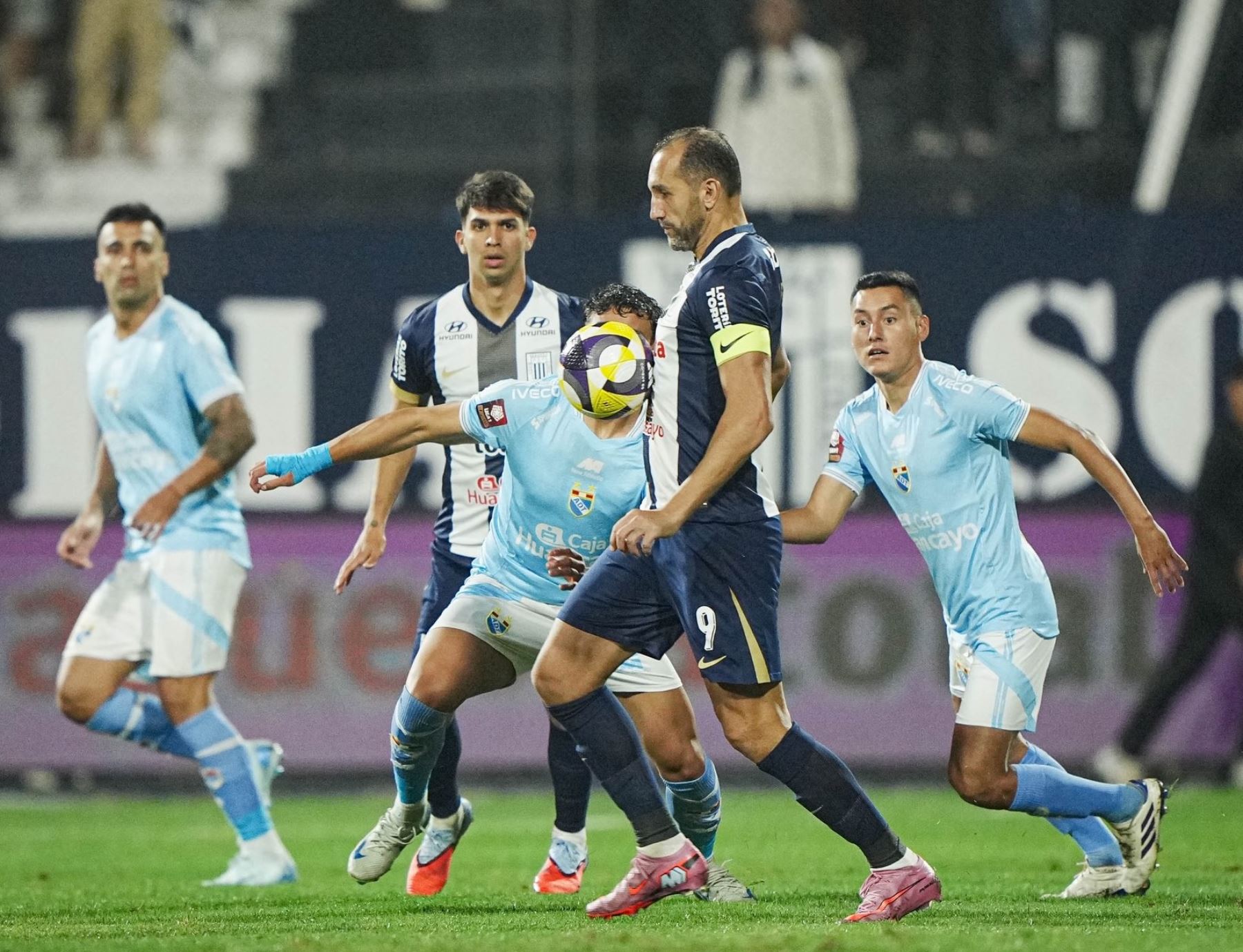 Alianza Lima sumó su primera victoria del Clausura en Matute