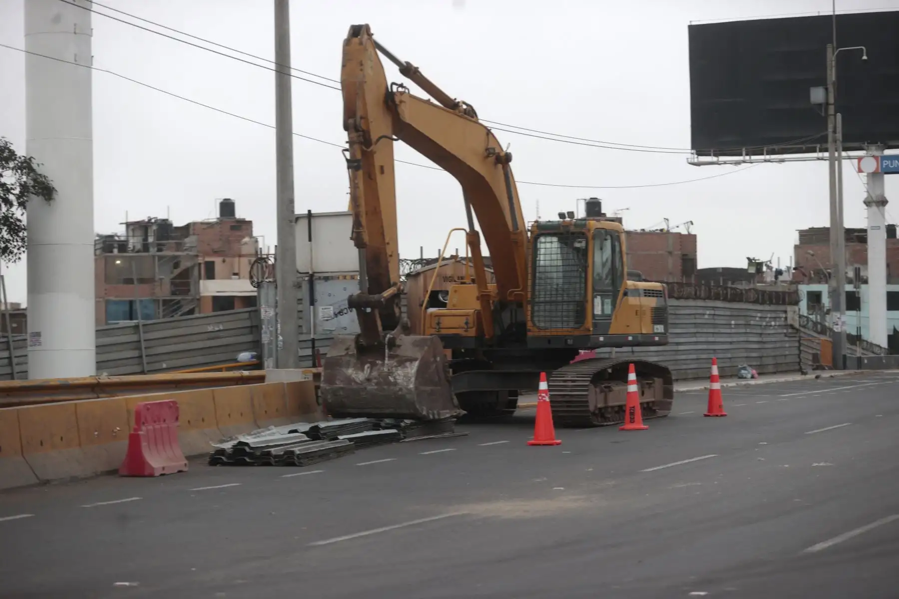 Las obras se ejecutarán en la Av. Faucett, entre el Jr. Hipólito Unanue y la Calle Luna Pizarro, restringiendo temporalmente la circulación en sentido sur-norte. 
Foto: ANDINA/Vidal Tarqui