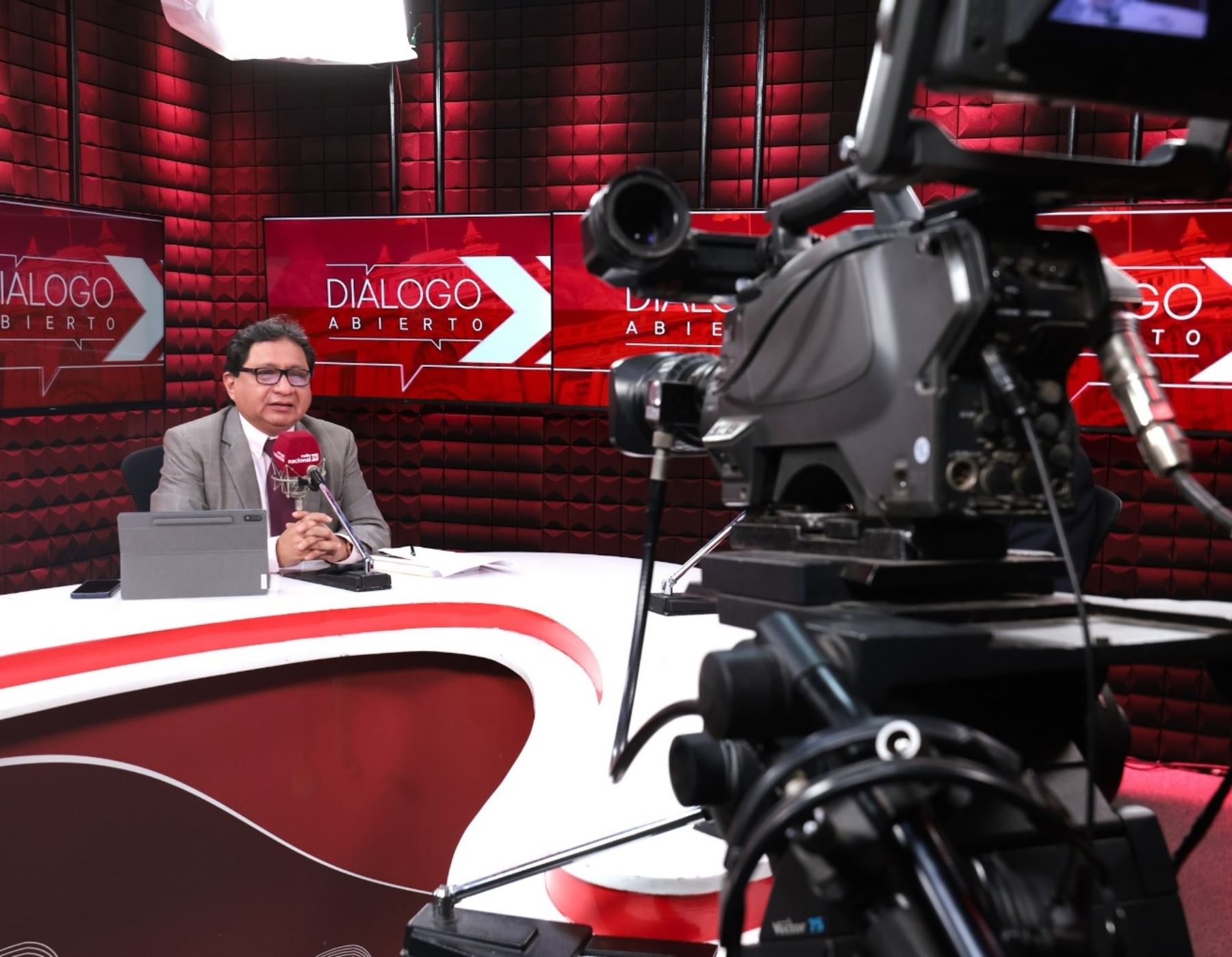 Programa "Diálogo abierto" de Radio Nacional cumple trece años.