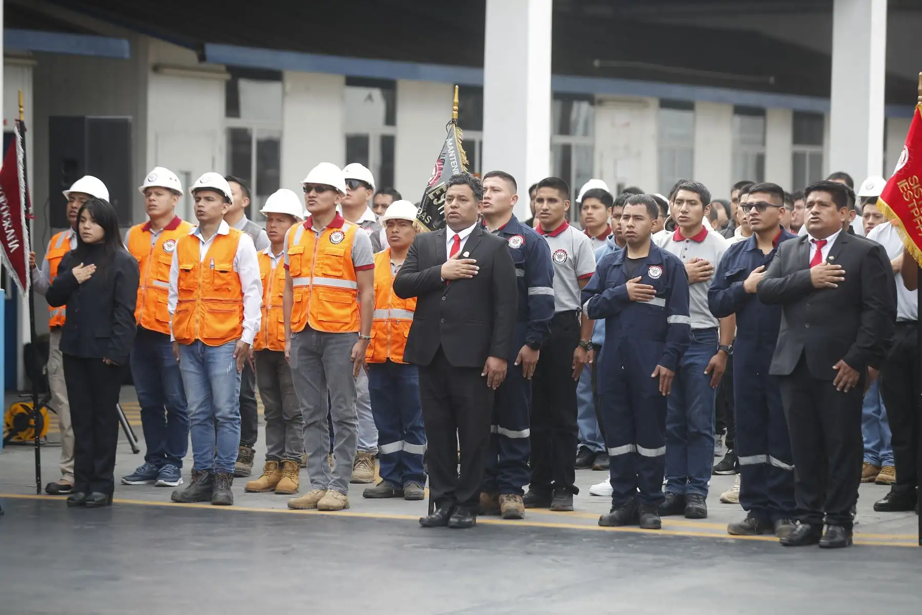 El Instituto de Educación Superior Tecnológico Público de las Fuerzas Armadas (IESTPFFAA), órgano académico adscrito al Ministerio de Defensa, presentará las nuevas oportunidades de desarrollo que ofrece en sus 12 carreras técnicas dirigidas a los jóvenes que cumplieron el Servicio Militar Voluntario. En la imagen, Mayor Gral FAP Ricardo Antonio Vera Redhead, Director del Instituto de Educación Superior Tecnológico Público de las Fuerzas Armadas.
Foto: ANDINA/Eddy Ramos