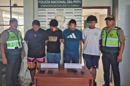 Presuntos usurpadores de terrenos detenidos en Tumbes. Foto: ANDINA/Difusión